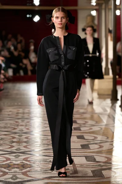 Look 28